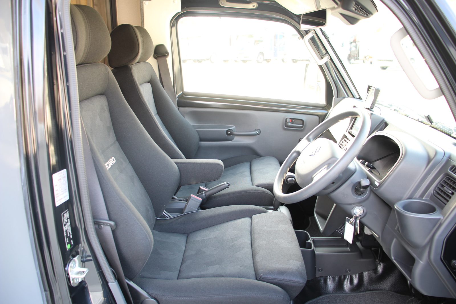 キャンピングカー 軽キャンパー ｷｬﾘｲ ﾏｯｸﾚｰ ﾃﾞｨｱﾗｼﾞｭﾆｱ 4WD