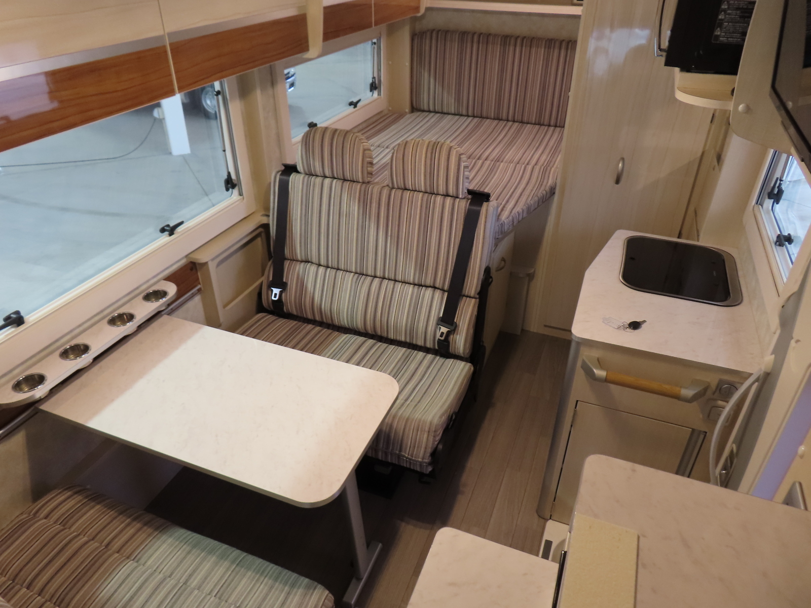 キャンピングカー キャブコン ﾋﾞｰｶﾑ NTBﾂﾊﾞｻ 家庭用ｴｱｺﾝ FF暖房 4WD