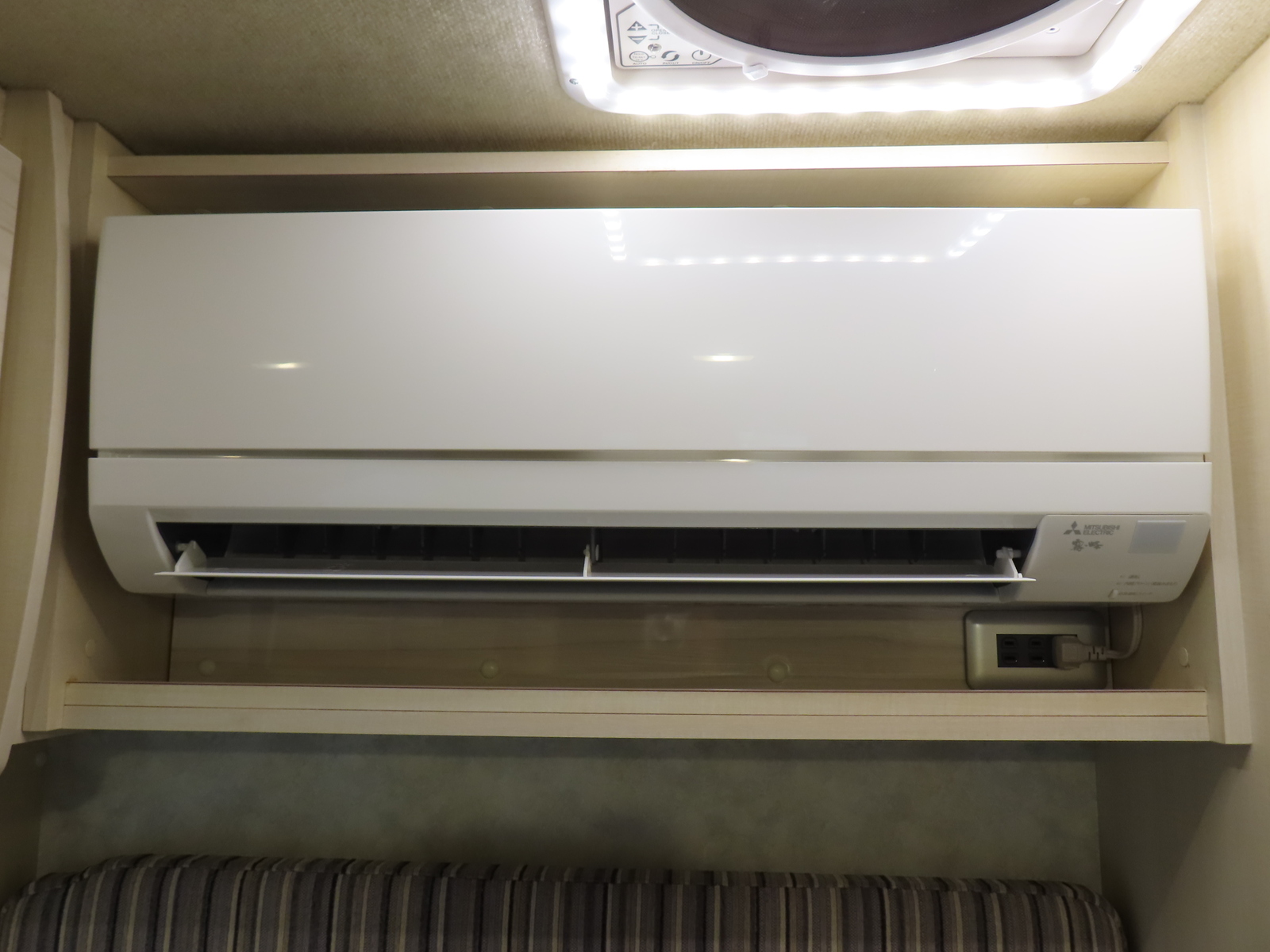 キャンピングカー キャブコン ﾋﾞｰｶﾑ NTBﾂﾊﾞｻ 家庭用ｴｱｺﾝ FF暖房 4WD