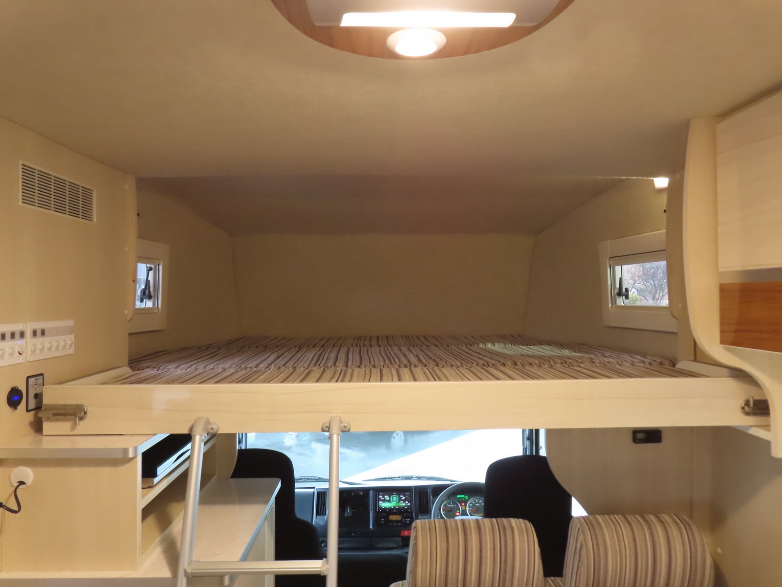 キャンピングカー キャブコン ﾋﾞｰｶﾑ NTBﾂﾊﾞｻ 家庭用ｴｱｺﾝ FF暖房 4WD