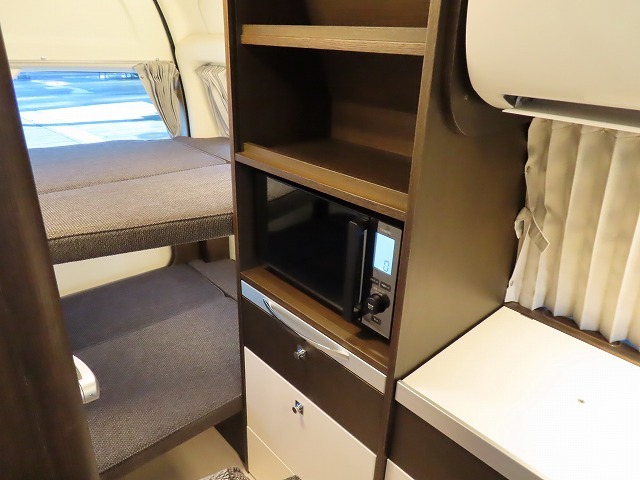 キャンピングカー バンコン ﾊｲｴｰｽ ﾄｲﾌｧｸﾄﾘｰ GT 家庭用ｴｱｺﾝ 4WD