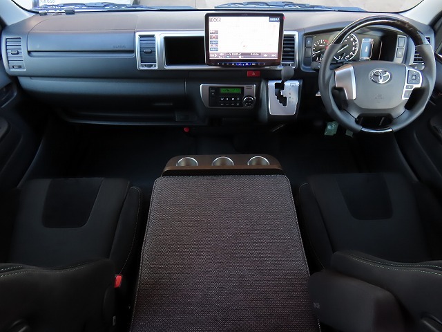 キャンピングカー バンコン ﾊｲｴｰｽ ﾄｲﾌｧｸﾄﾘｰ GT 家庭用ｴｱｺﾝ 4WD