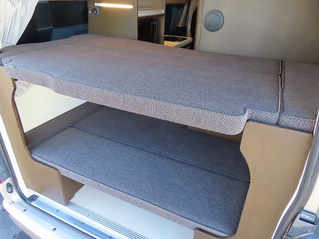 キャンピングカー バンコン ﾊｲｴｰｽ ﾄｲﾌｧｸﾄﾘｰ GT 家庭用ｴｱｺﾝ 4WD