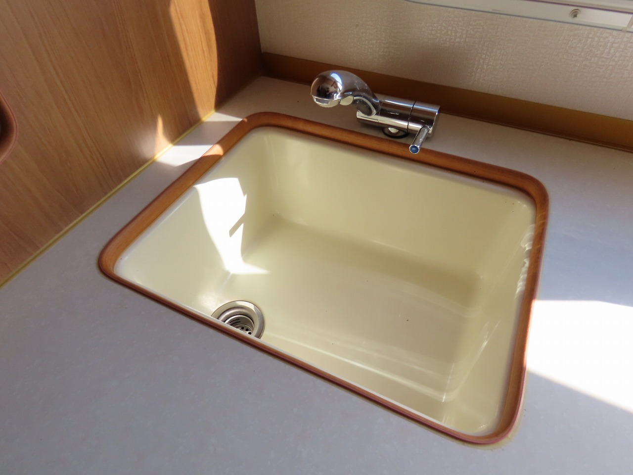 キャンピングカー キャブコン ﾎﾞﾝｺﾞ ﾏｯｸﾚｰﾃﾞｲﾌﾞﾚｲｸ FF暖房 窓ｴｱｺﾝ