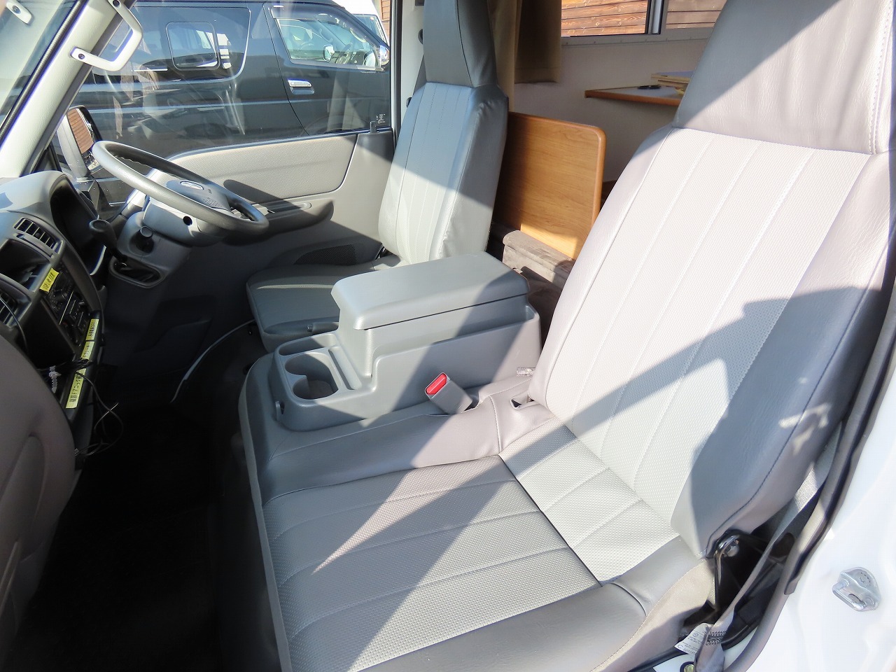 キャンピングカー キャブコン ﾎﾞﾝｺﾞ ﾏｯｸﾚｰﾃﾞｲﾌﾞﾚｲｸ FF暖房 窓ｴｱｺﾝ