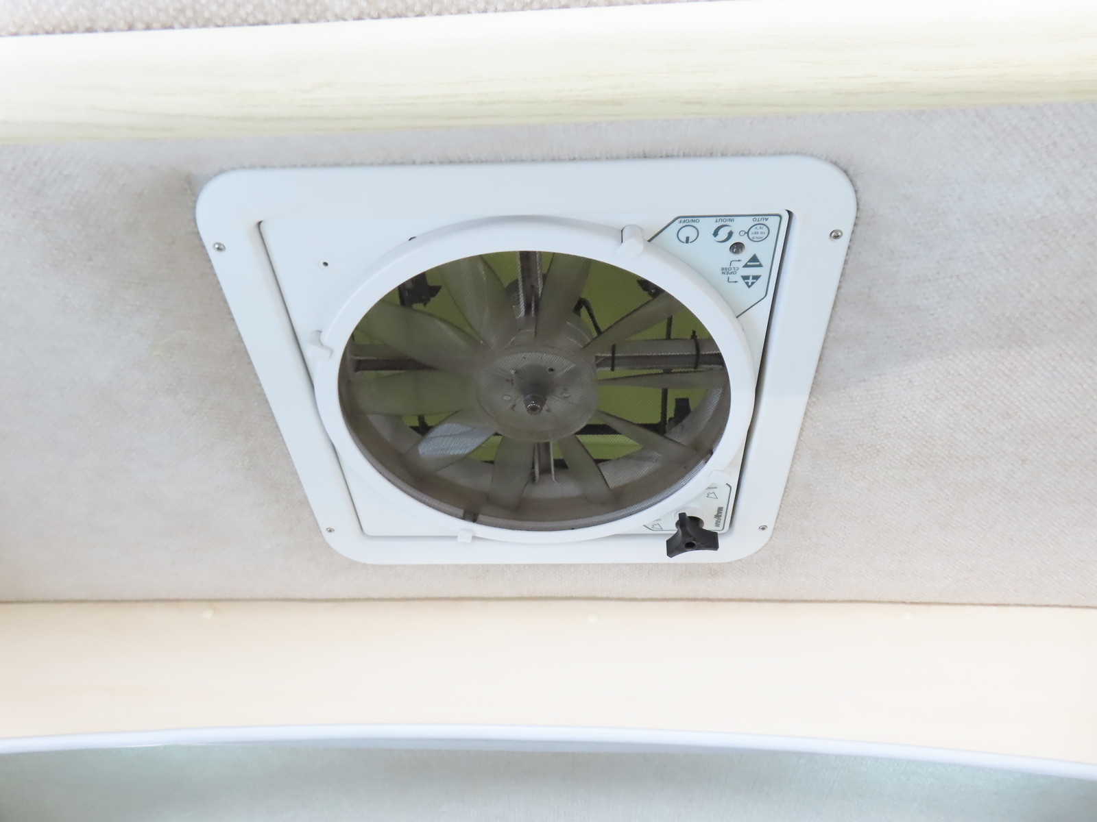 キャンピングカー キャブコン ｶﾑﾛｰﾄﾞ ﾊﾞﾝﾃｯｸ ｺﾙﾄﾞﾘｰﾌﾞｽ 4WD