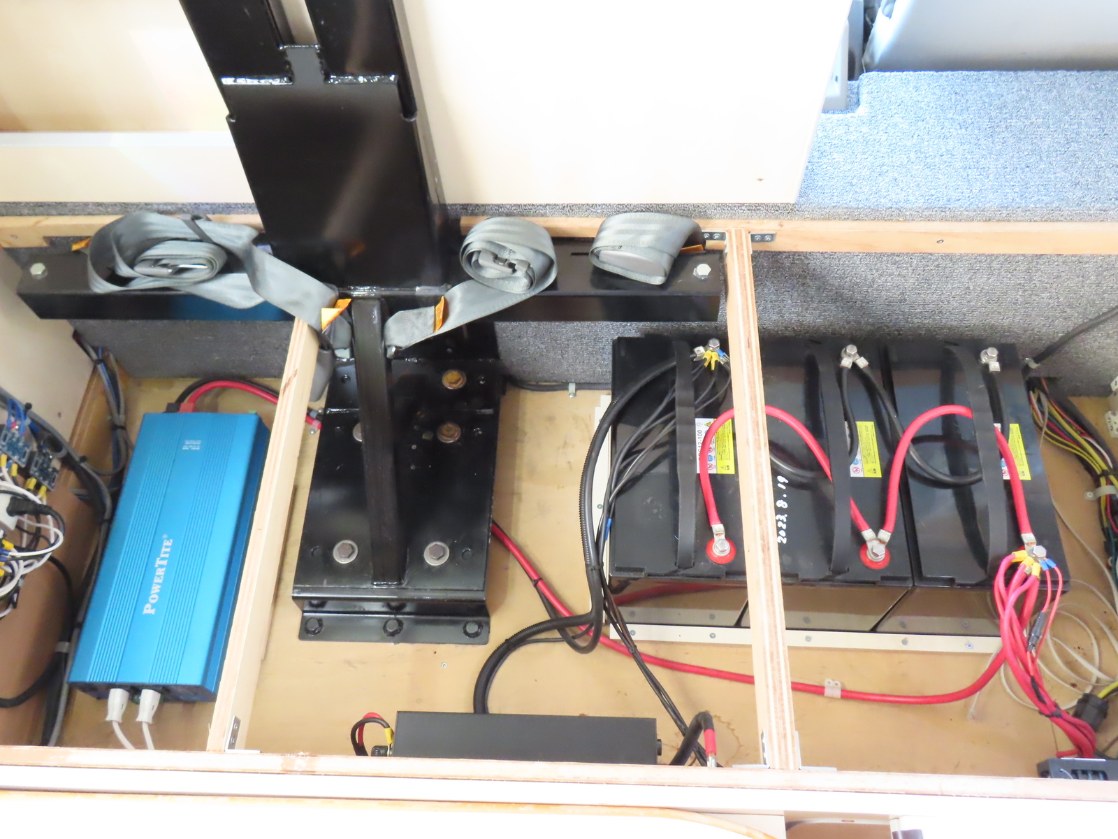 キャンピングカー キャブコン ｶﾑﾛｰﾄﾞ ﾊﾞﾝﾃｯｸ ｺﾙﾄﾞﾘｰﾌﾞｽ 4WD