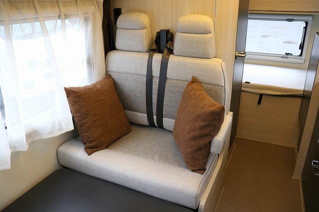 キャンピングカー キャブコン ｶﾑﾛｰﾄﾞ ｱﾈｯｸｽ ﾘﾊﾞﾃｨ52DB 4WD