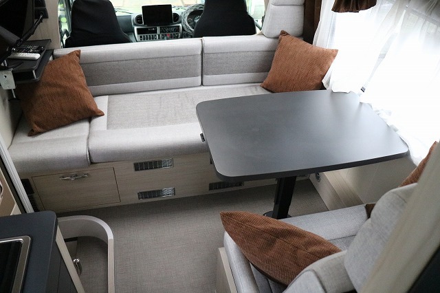 キャンピングカー キャブコン ｶﾑﾛｰﾄﾞ ｱﾈｯｸｽ ﾘﾊﾞﾃｨ52DB 4WD