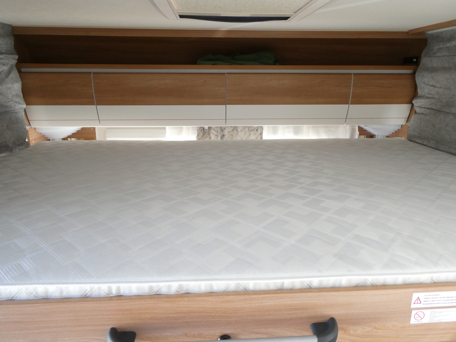 キャンピングカー トレーラー ﾎﾋﾞｰ　515UHKﾃﾞﾗｯｸｽ　家庭用ｴｱｺﾝ　温水ﾎﾞｲﾗｰ