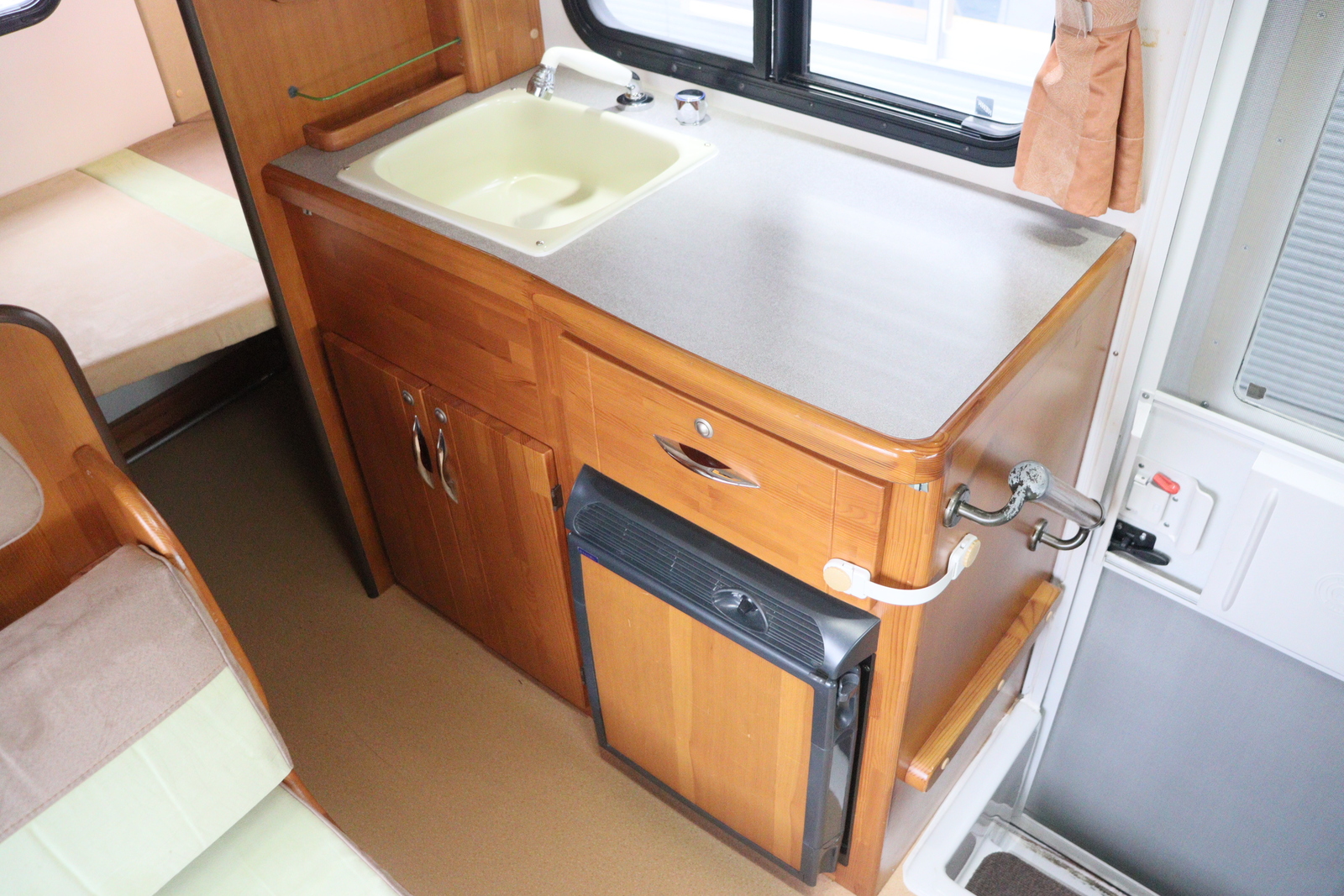 キャンピングカー キャブコン ﾊﾞﾈｯﾄ 東和 ｶｰﾋﾞｨ