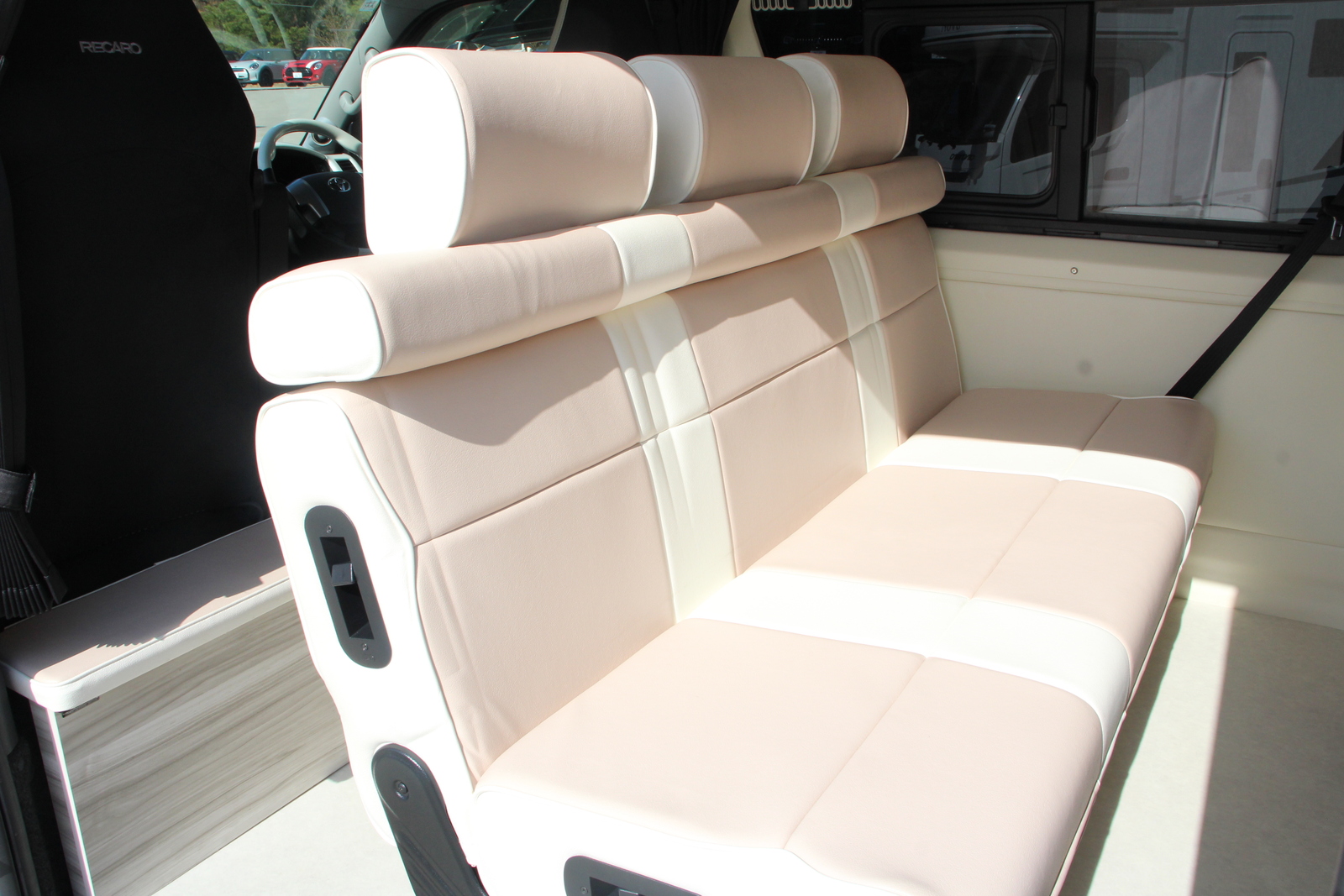 キャンピングカー バンコン ﾊｲｴｰｽ ﾃｨﾋﾟｰ ﾄﾗﾎﾞｲT200SL-R 4WD