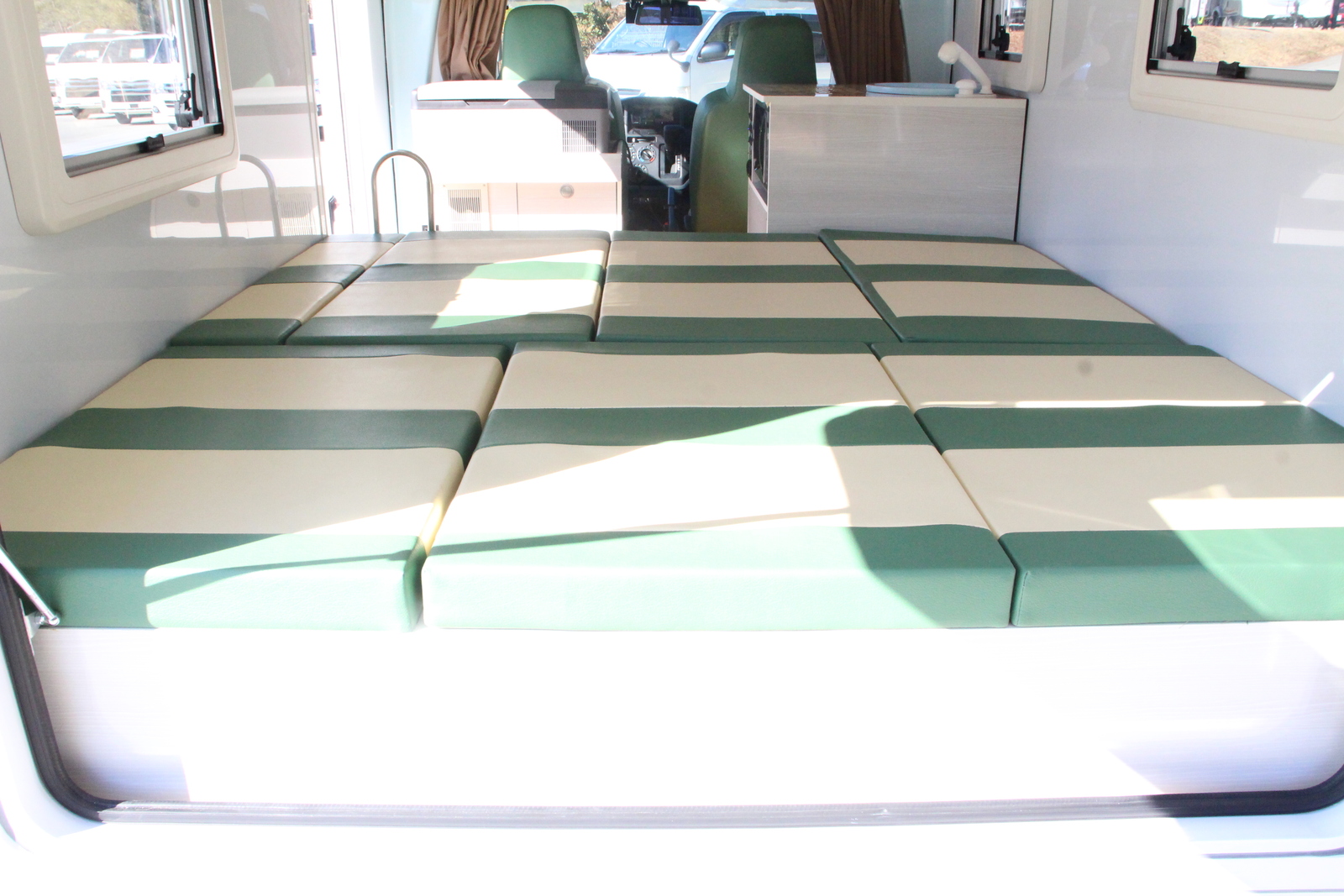 キャンピングカー キャブコン ﾀｳﾝｴｰｽ ｽﾃｰｼﾞ21 ﾊﾞﾝﾋﾞｰﾉﾌﾟﾗｽ 4WD