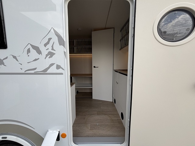 キャンピングカー トレーラー ﾎﾋﾞｰ ﾋﾞｰﾁ420 新車 未登録