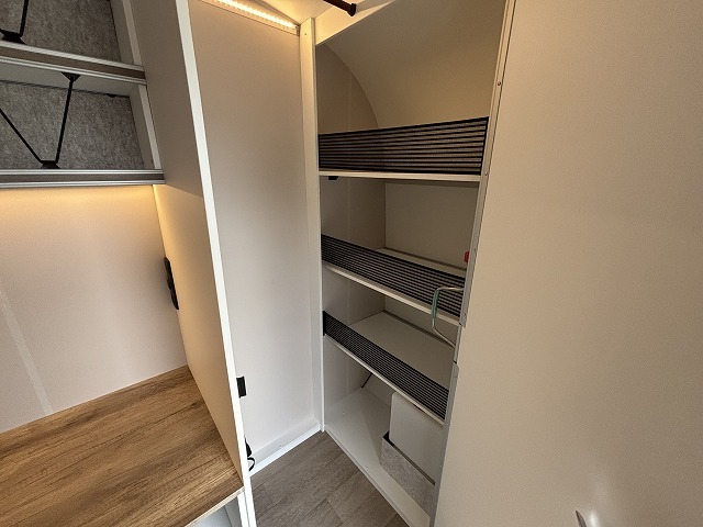 キャンピングカー トレーラー ﾎﾋﾞｰ ﾋﾞｰﾁ420 新車 未登録