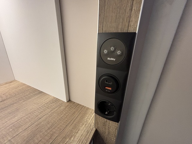 キャンピングカー トレーラー ﾎﾋﾞｰ ﾋﾞｰﾁ420 新車 未登録