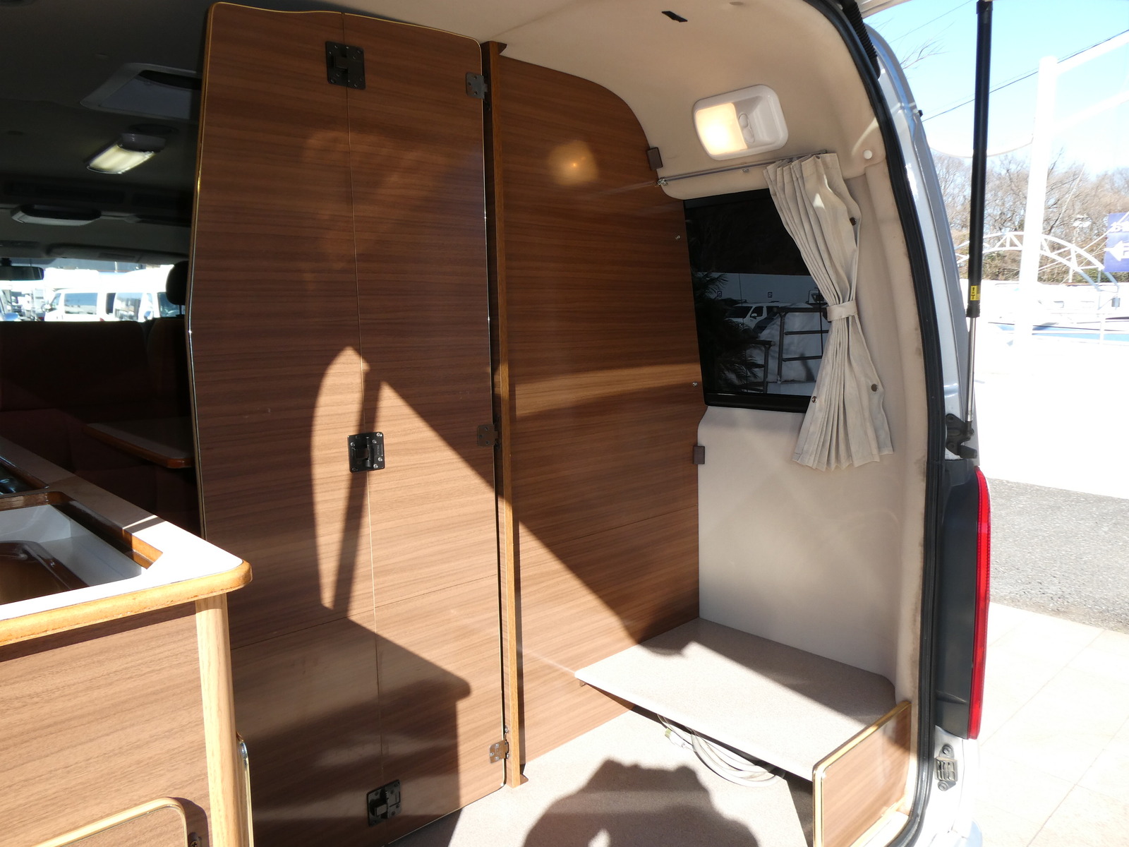 キャンピングカー バンコン LTｷｬﾝﾊﾟｰｽﾞ製　LTｳｫｰｶｰ　FFﾋｰﾀｰ　ｿｰﾗｰ