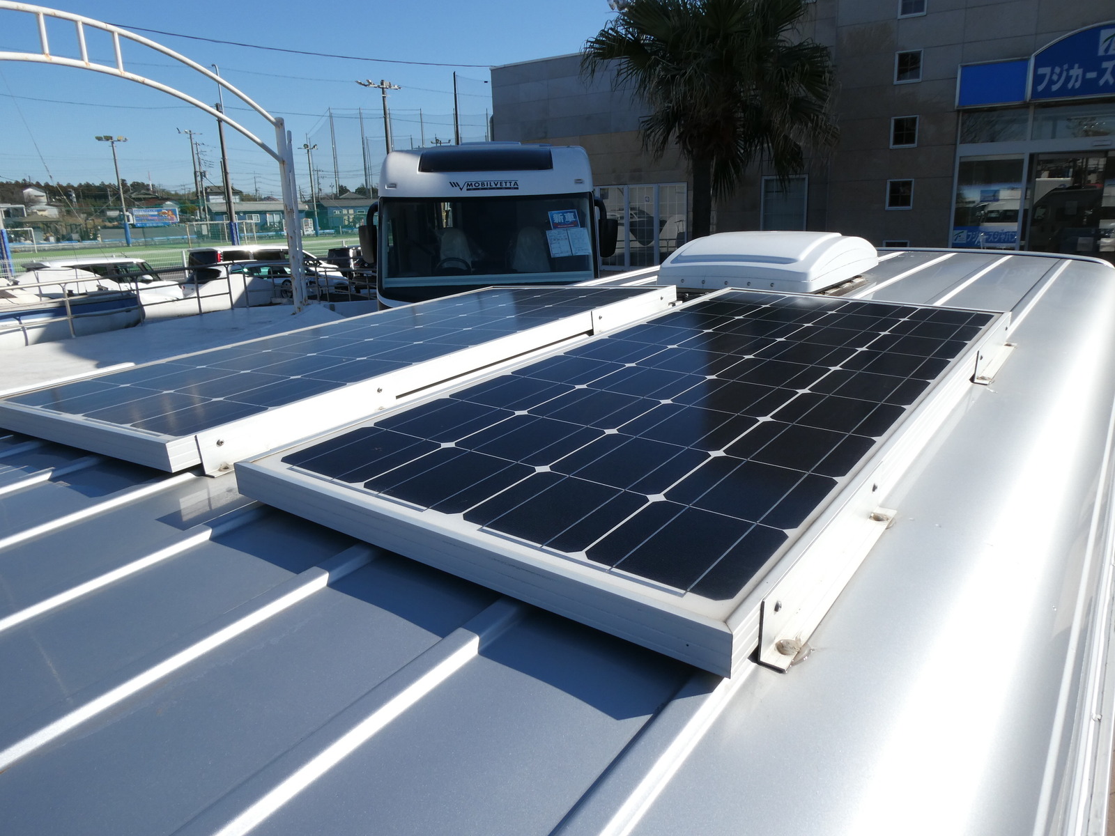 キャンピングカー バンコン LTｷｬﾝﾊﾟｰｽﾞ製　LTｳｫｰｶｰ　FFﾋｰﾀｰ　ｿｰﾗｰ