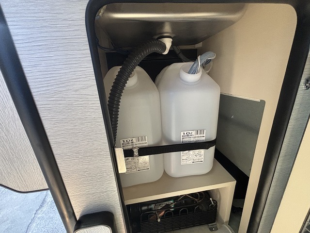 キャンピングカー バンコン ﾊｲｴｰｽ ﾘﾝｴｲ ﾊﾞｶﾝﾁｪｽMOMO