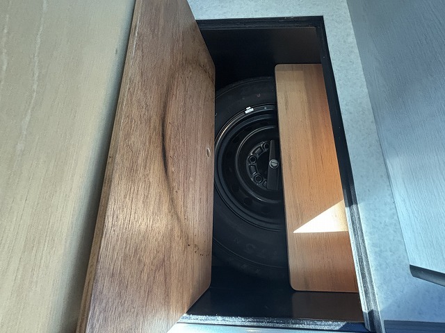 キャンピングカー バンコン ﾊｲｴｰｽ ﾘﾝｴｲ ﾊﾞｶﾝﾁｪｽMOMO