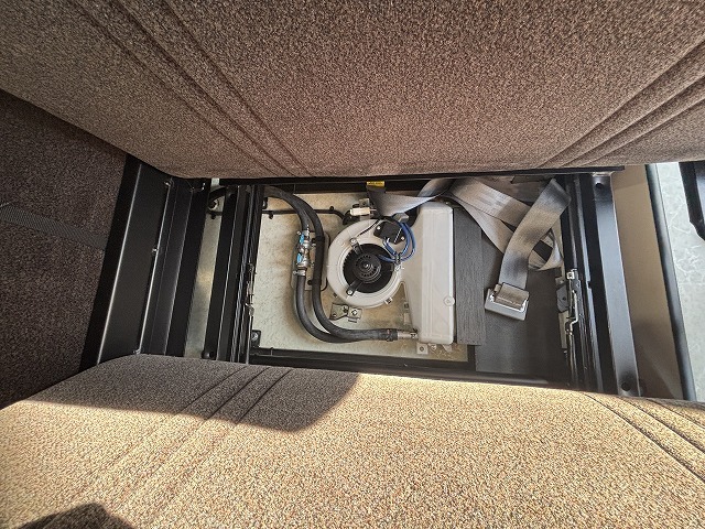 キャンピングカー バンコン ﾊｲｴｰｽ ﾘﾝｴｲ ﾊﾞｶﾝﾁｪｽMOMO