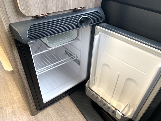 キャンピングカー バンコン ｶｽﾀﾑｾﾚｸﾄ ﾛｰﾄﾞｾﾚｸﾄSL 4WD FFﾋｰﾀｰ