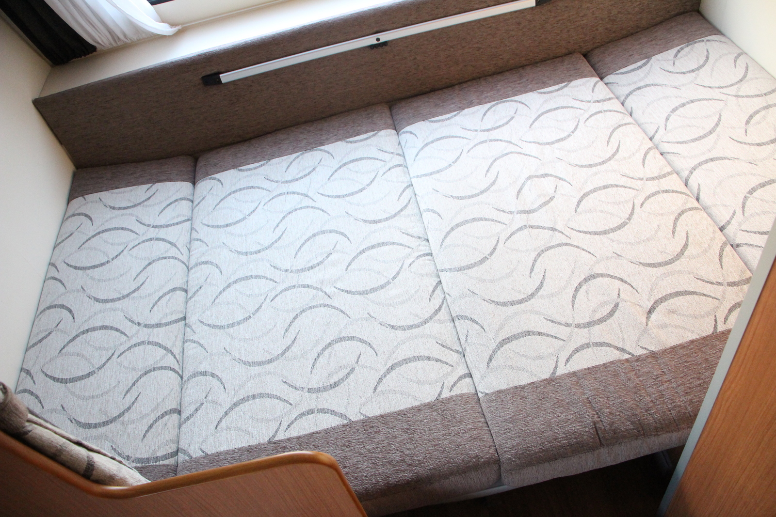 キャンピングカー トレーラー ｴｰｽｷｬﾗﾊﾞﾝ ｴｰｽ430ALU