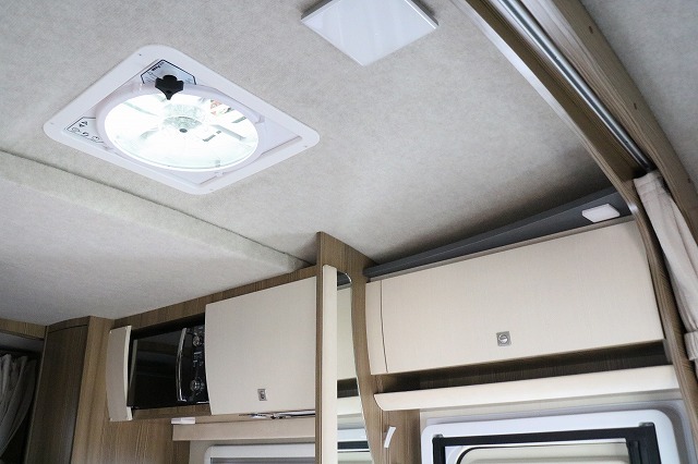 キャンピングカー キャブコン ｶﾑﾛｰﾄﾞ ﾊﾞﾝﾃｯｸ ｼﾞﾙ520ｲﾘｽ 4WD