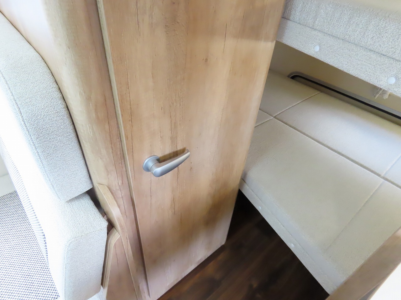 キャンピングカー キャブコン ｶﾑﾛｰﾄﾞ ﾅｯﾂRVｸﾚｱ5.3Wﾊｲﾊﾟｰｴﾎﾞ