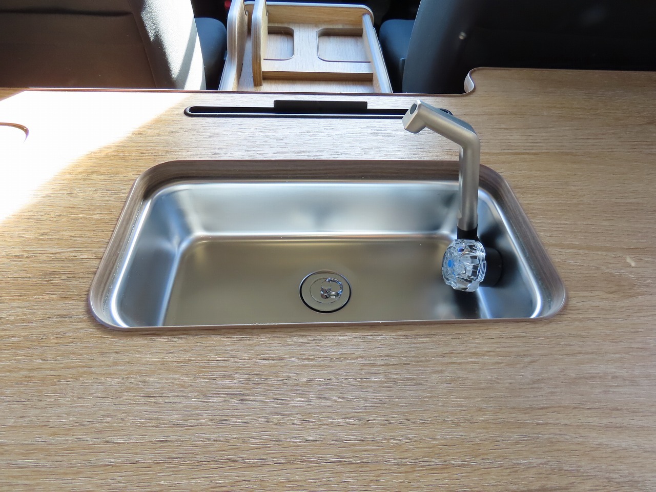 キャンピングカー バンコン ﾊｲｴｰｽ FOCS DSｺﾝﾊﾟｸﾄ