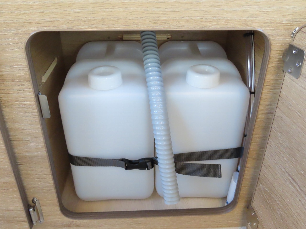 キャンピングカー バンコン ﾊｲｴｰｽ FOCS DSｺﾝﾊﾟｸﾄ