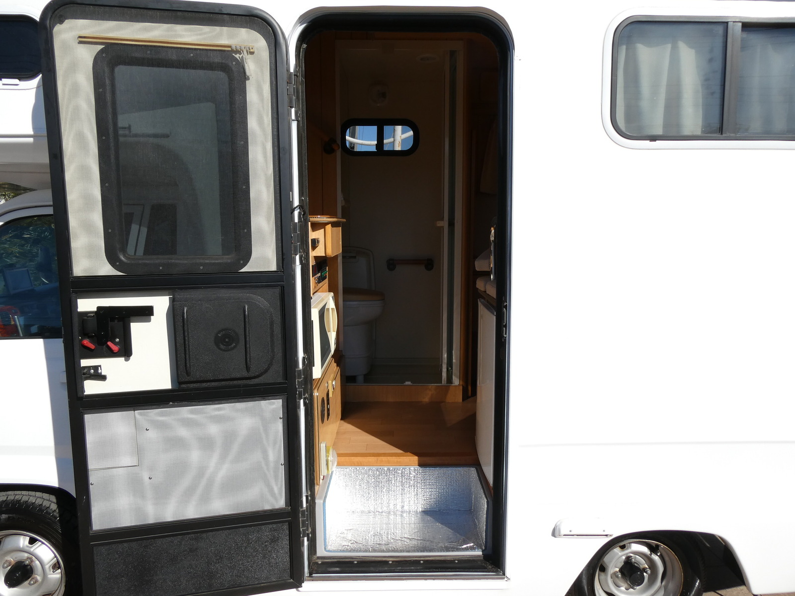 キャンピングカー キャブコン ﾘｰｴｷｽﾎﾟｰﾄ　ｱｳﾄﾄﾞｱｼﾞｭﾆｱ　家AC　ACﾎﾞｲﾗｰ