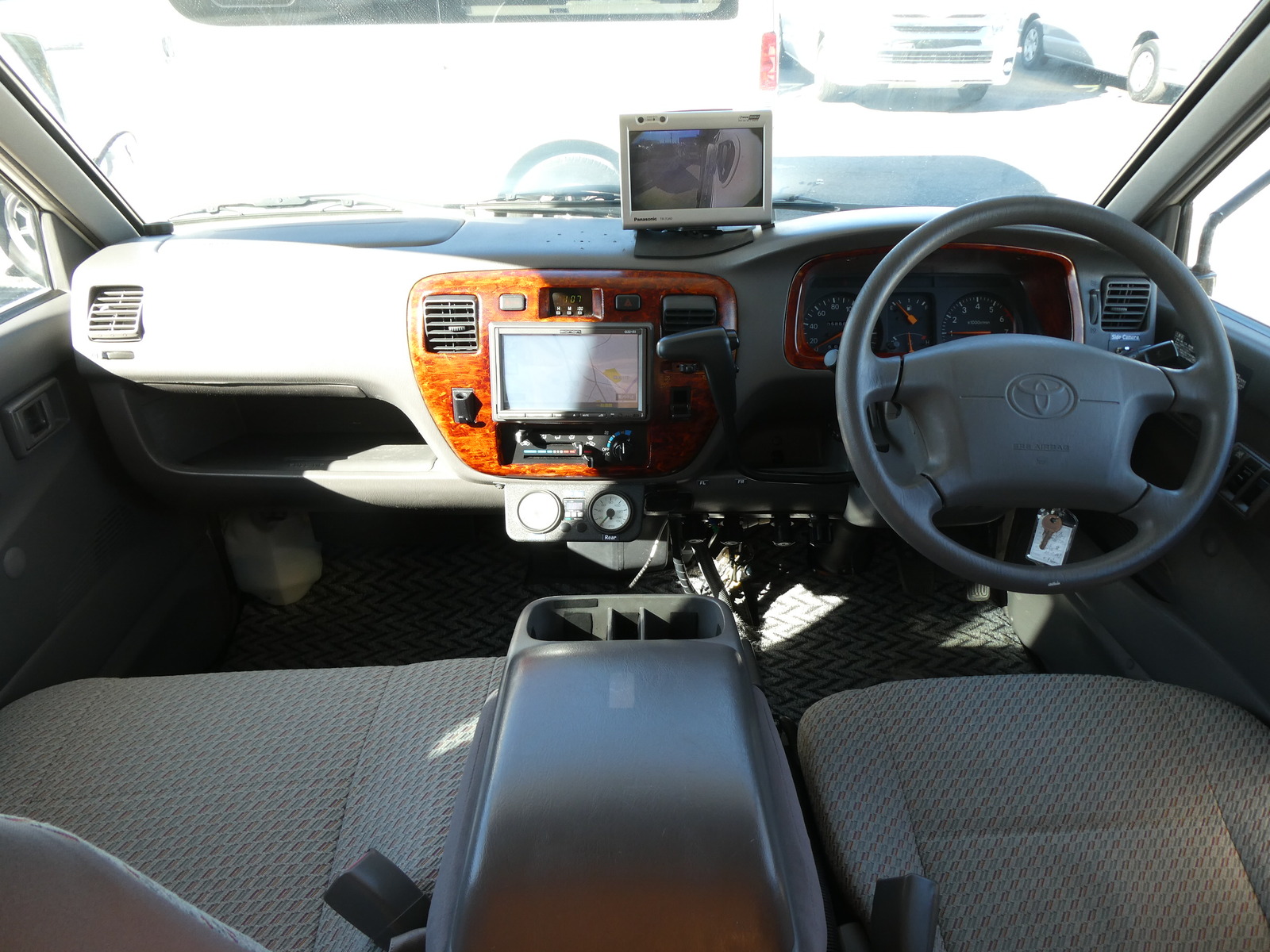 キャンピングカー キャブコン ﾘｰｴｷｽﾎﾟｰﾄ　ｱｳﾄﾄﾞｱｼﾞｭﾆｱ　家AC　ACﾎﾞｲﾗｰ