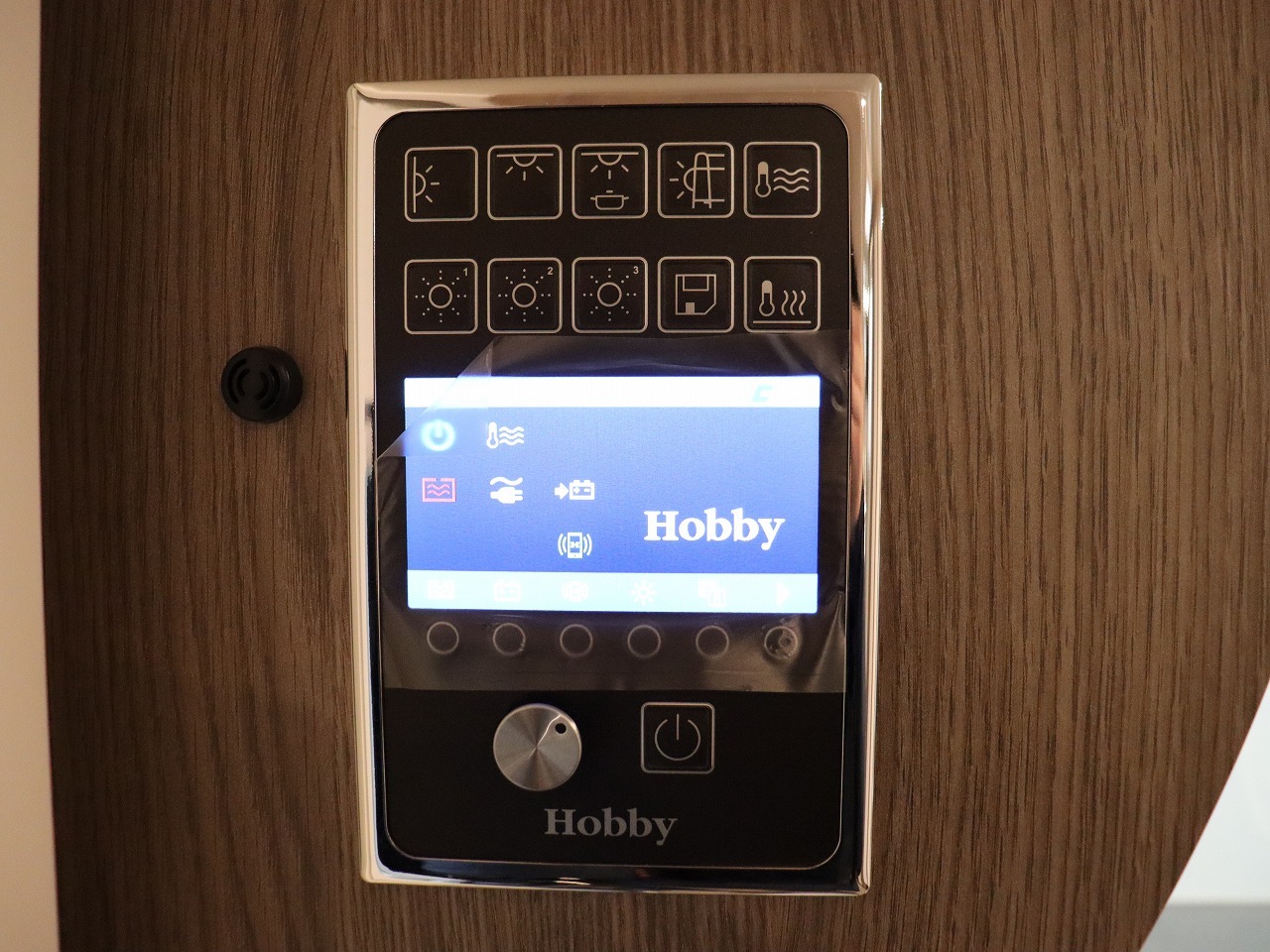 キャンピングカー トレーラー ﾎﾋﾞｰ 495ULﾌﾟﾚｽﾃｰｼﾞ　要牽引免許　家庭用AC