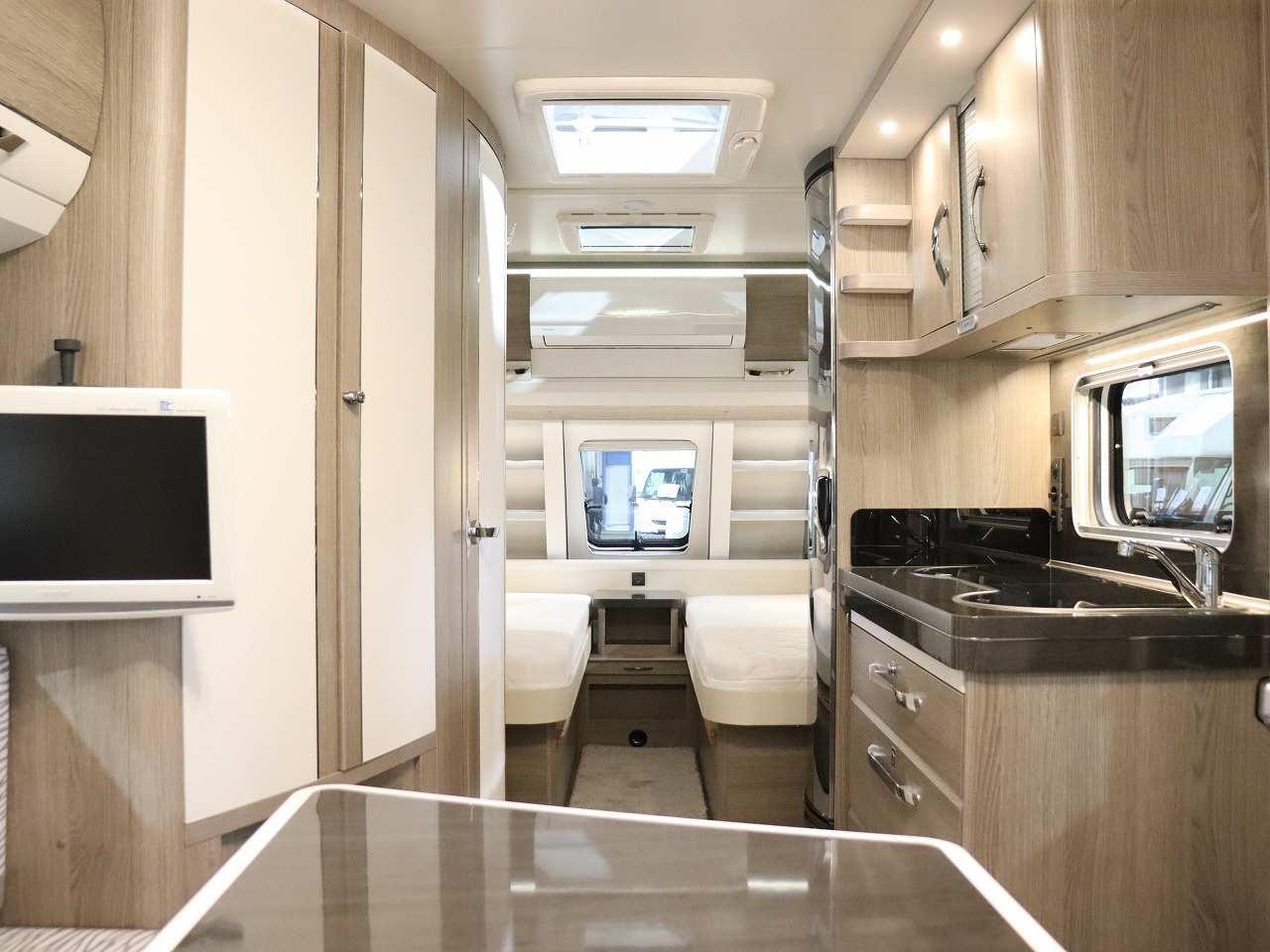 キャンピングカー トレーラー ﾎﾋﾞｰ 495ULﾌﾟﾚｽﾃｰｼﾞ　要牽引免許　家庭用AC