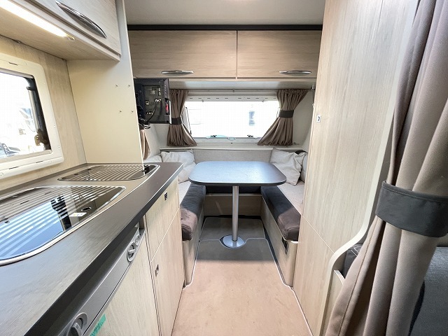 キャンピングカー トレーラー ﾄﾘｶﾞﾉ ｴﾒﾛｰﾄﾞ406