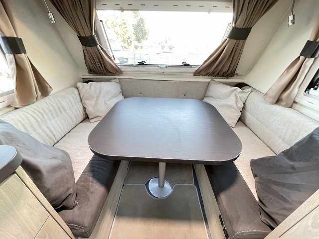 キャンピングカー トレーラー ﾄﾘｶﾞﾉ ｴﾒﾛｰﾄﾞ406