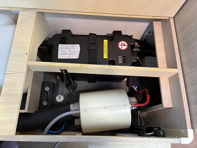 キャンピングカー トレーラー ﾄﾘｶﾞﾉ ｴﾒﾛｰﾄﾞ406