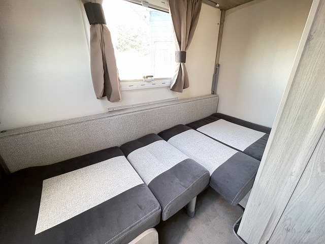 キャンピングカー トレーラー ﾄﾘｶﾞﾉ ｴﾒﾛｰﾄﾞ406