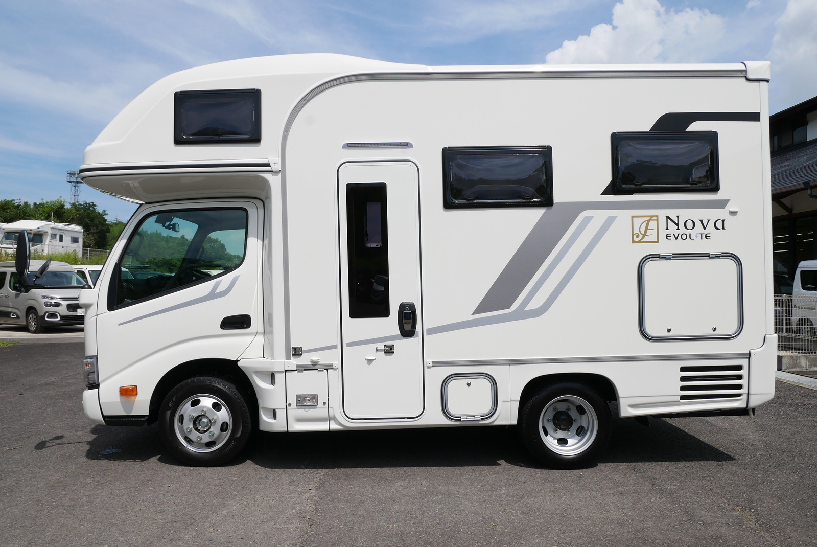 キャンピングカー キャブコン ｶﾑﾛｰﾄﾞﾌｼﾞｶｰｽﾞｼﾞｬﾊﾟﾝNovaﾀｲﾌﾟX新車