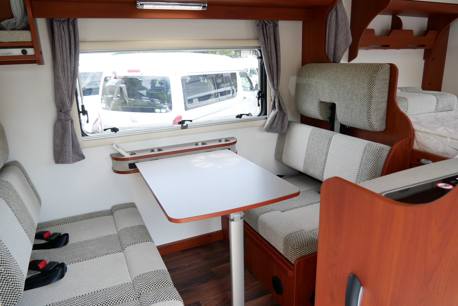 キャンピングカー キャブコン ｶﾑﾛｰﾄﾞﾌｼﾞｶｰｽﾞｼﾞｬﾊﾟﾝNovaﾀｲﾌﾟX新車
