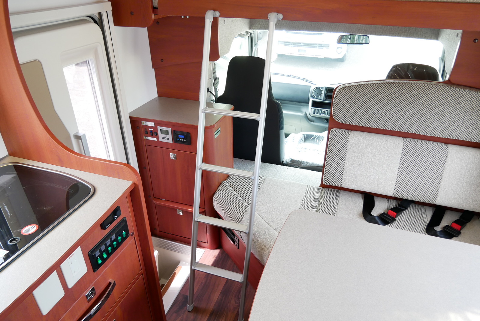 キャンピングカー キャブコン ｶﾑﾛｰﾄﾞﾌｼﾞｶｰｽﾞｼﾞｬﾊﾟﾝNovaﾀｲﾌﾟX新車