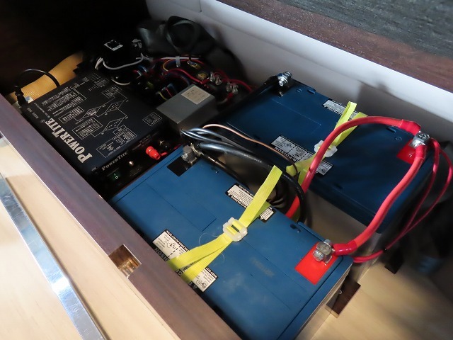 キャンピングカー バンコン ﾊｲｴｰｽ RVﾗﾝﾄﾞ ﾘﾉﾌﾟﾚﾐｱﾑ 4WD