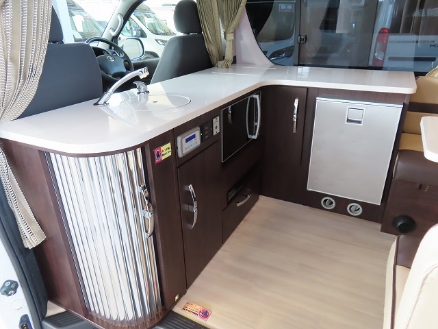 キャンピングカー バンコン ﾊｲｴｰｽ RVﾗﾝﾄﾞ ﾘﾉﾌﾟﾚﾐｱﾑ 4WD