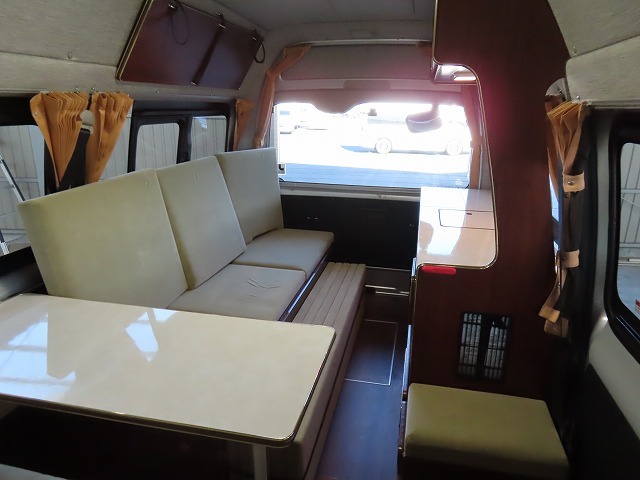 キャンピングカー バンコン ﾊｲｴｰｽ ﾘﾝｴｲ ﾊﾞｶﾝﾁｪｽMOMO