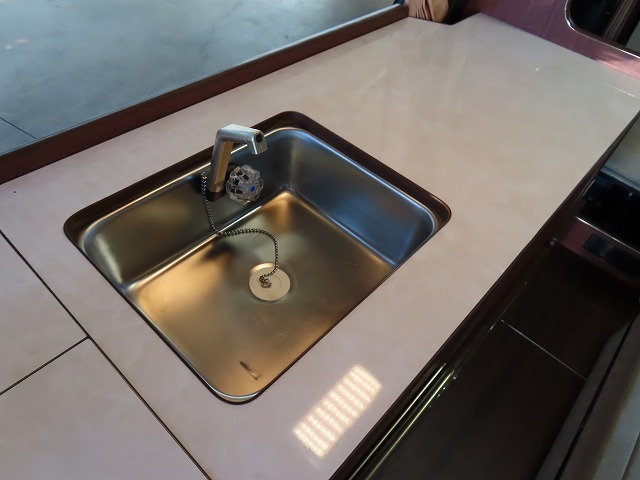 キャンピングカー バンコン ﾊｲｴｰｽ ﾘﾝｴｲ ﾊﾞｶﾝﾁｪｽMOMO