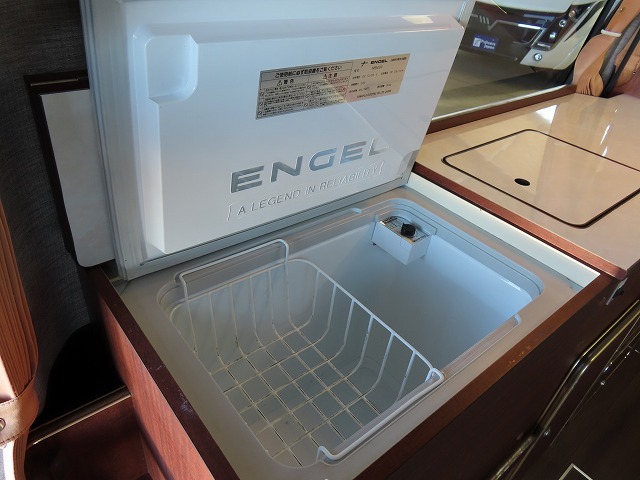 キャンピングカー バンコン ﾊｲｴｰｽ ﾘﾝｴｲ ﾊﾞｶﾝﾁｪｽMOMO