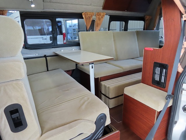 キャンピングカー バンコン ﾊｲｴｰｽ ﾘﾝｴｲ ﾊﾞｶﾝﾁｪｽMOMO