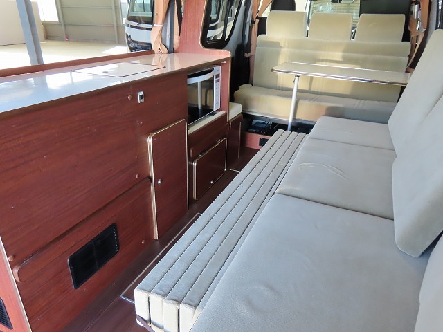 キャンピングカー バンコン ﾊｲｴｰｽ ﾘﾝｴｲ ﾊﾞｶﾝﾁｪｽMOMO