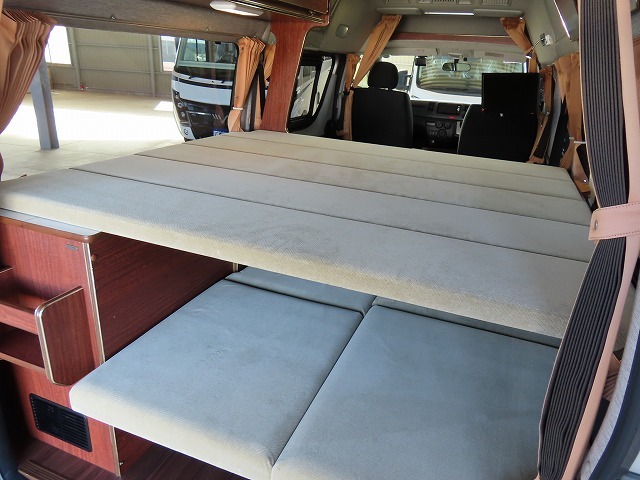 キャンピングカー バンコン ﾊｲｴｰｽ ﾘﾝｴｲ ﾊﾞｶﾝﾁｪｽMOMO